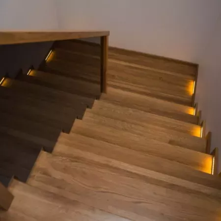 drewniane-drzwi-schody-22